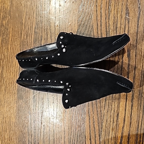 Donald Pliner Shoes - Picture 4 of 8